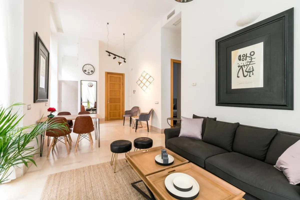 Image 3 of 2E Stylish Bright Apartment Sevilla Downtown Azofaifo