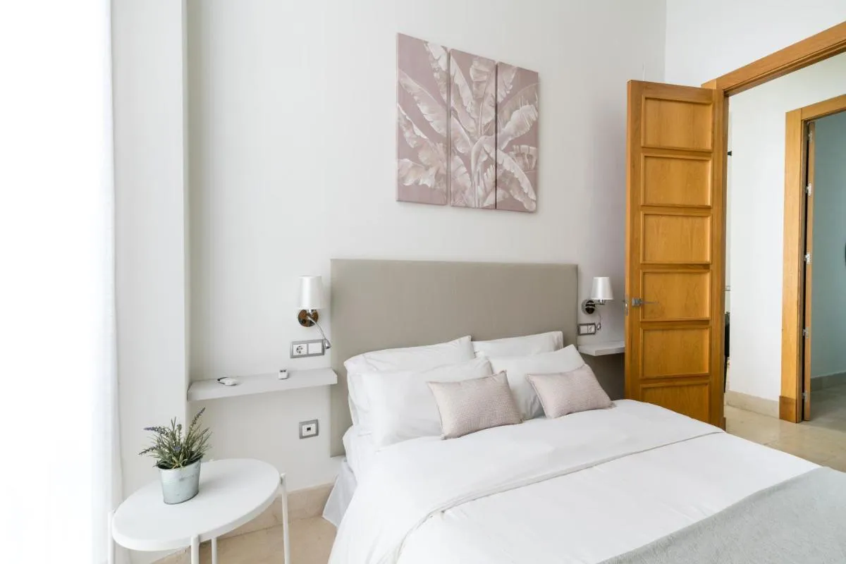Image 1 of 2E Stylish Bright Apartment Sevilla Downtown Azofaifo