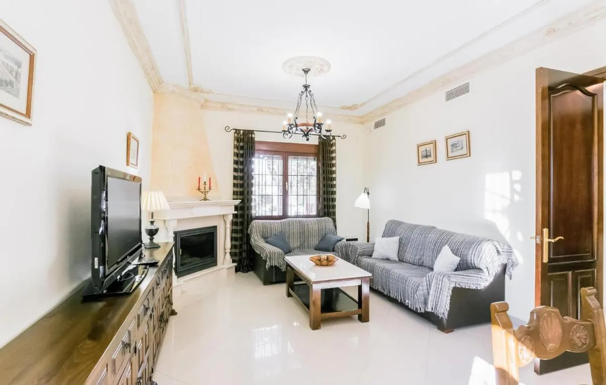 Image 2 of 3 Bedroom Awesome Home In Casariche