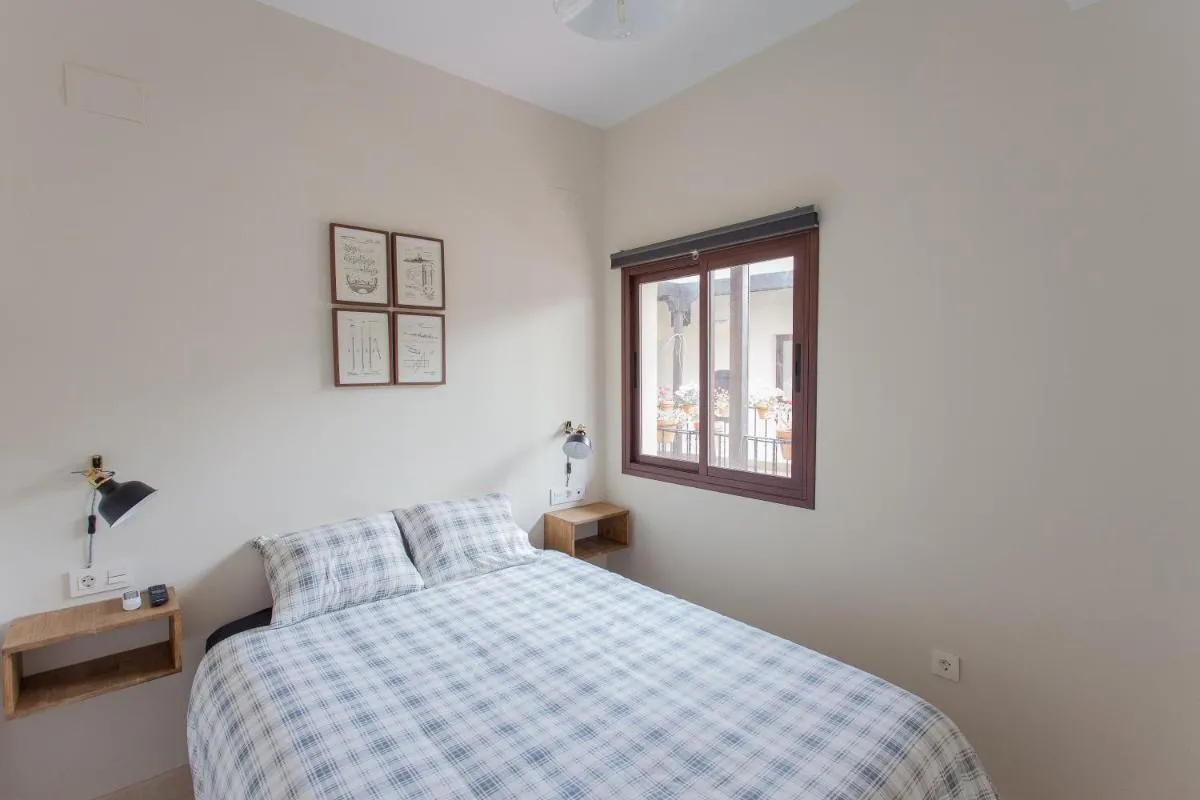 Image 1 of Apartamento Dúplex en la Alameda de Sevilla