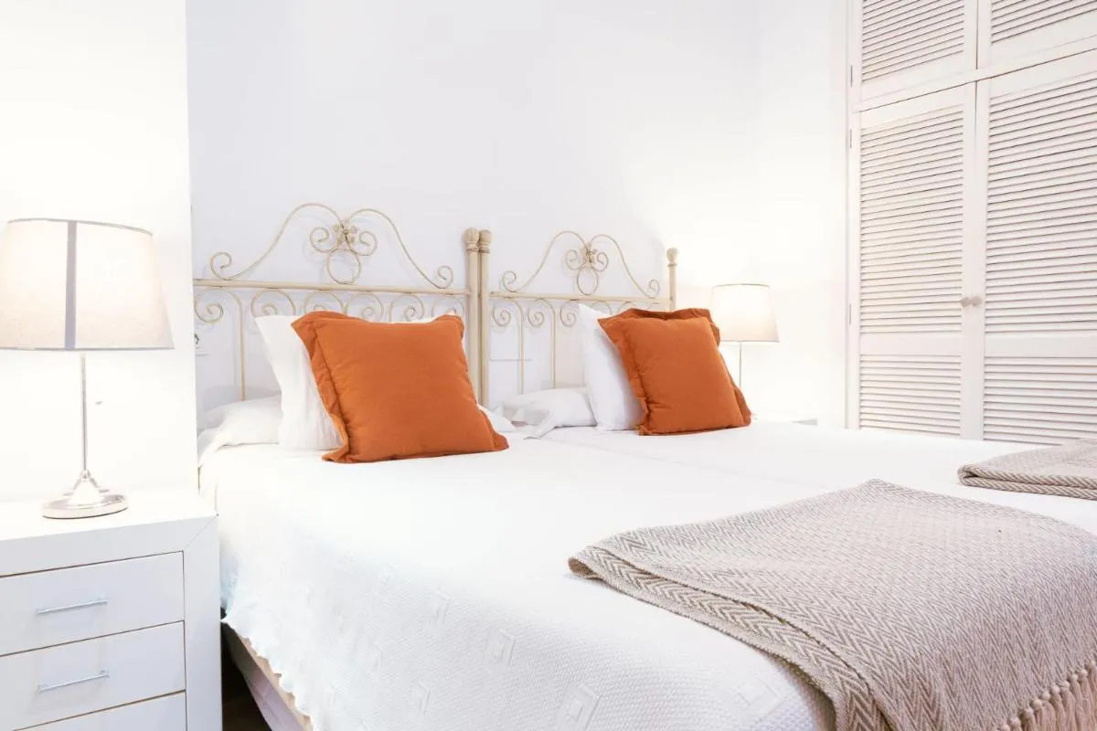 Image 6 of Apartamento con encanto en patio sevillano (203)