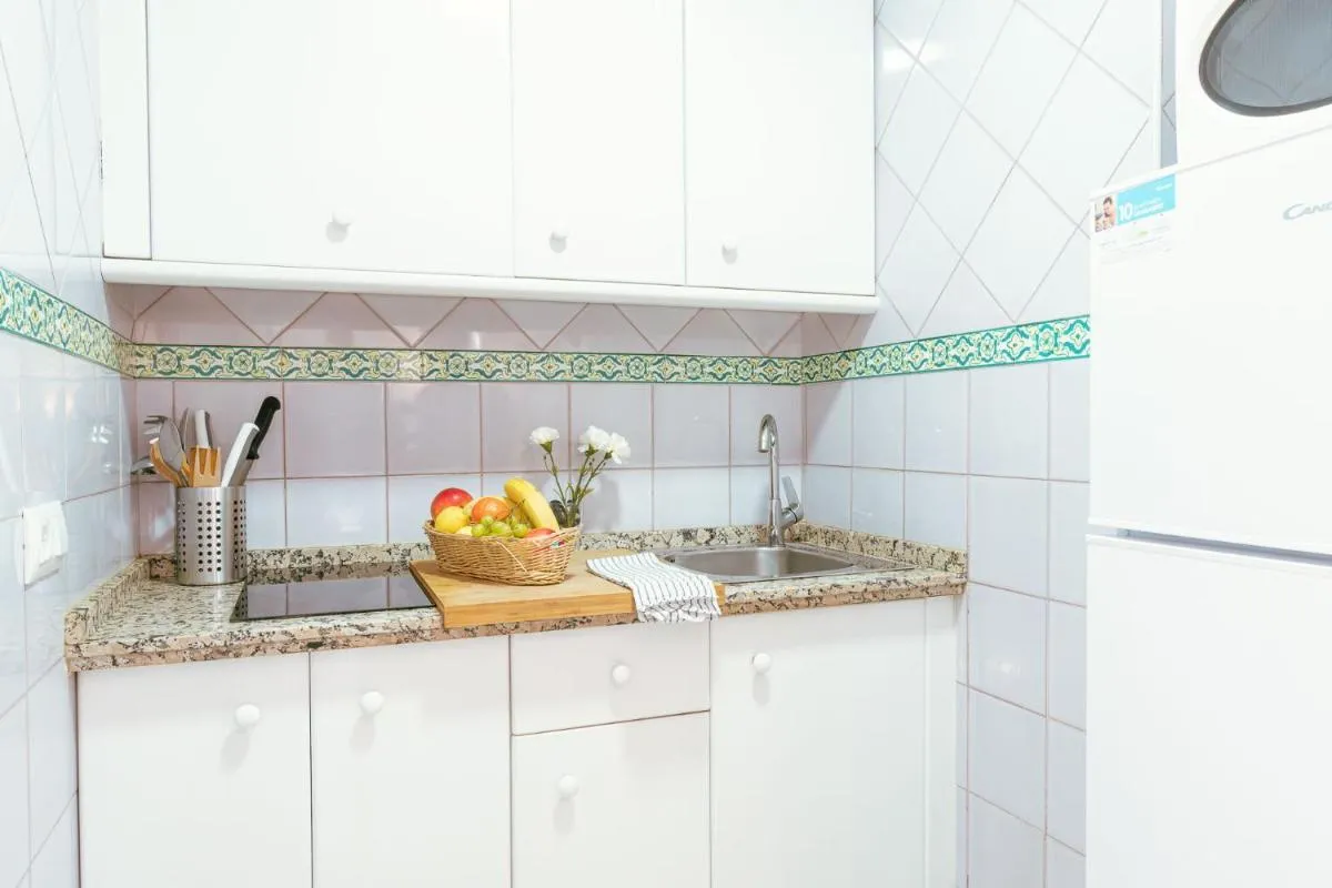 Image 2 of Apartamento con encanto en patio sevillano (203)