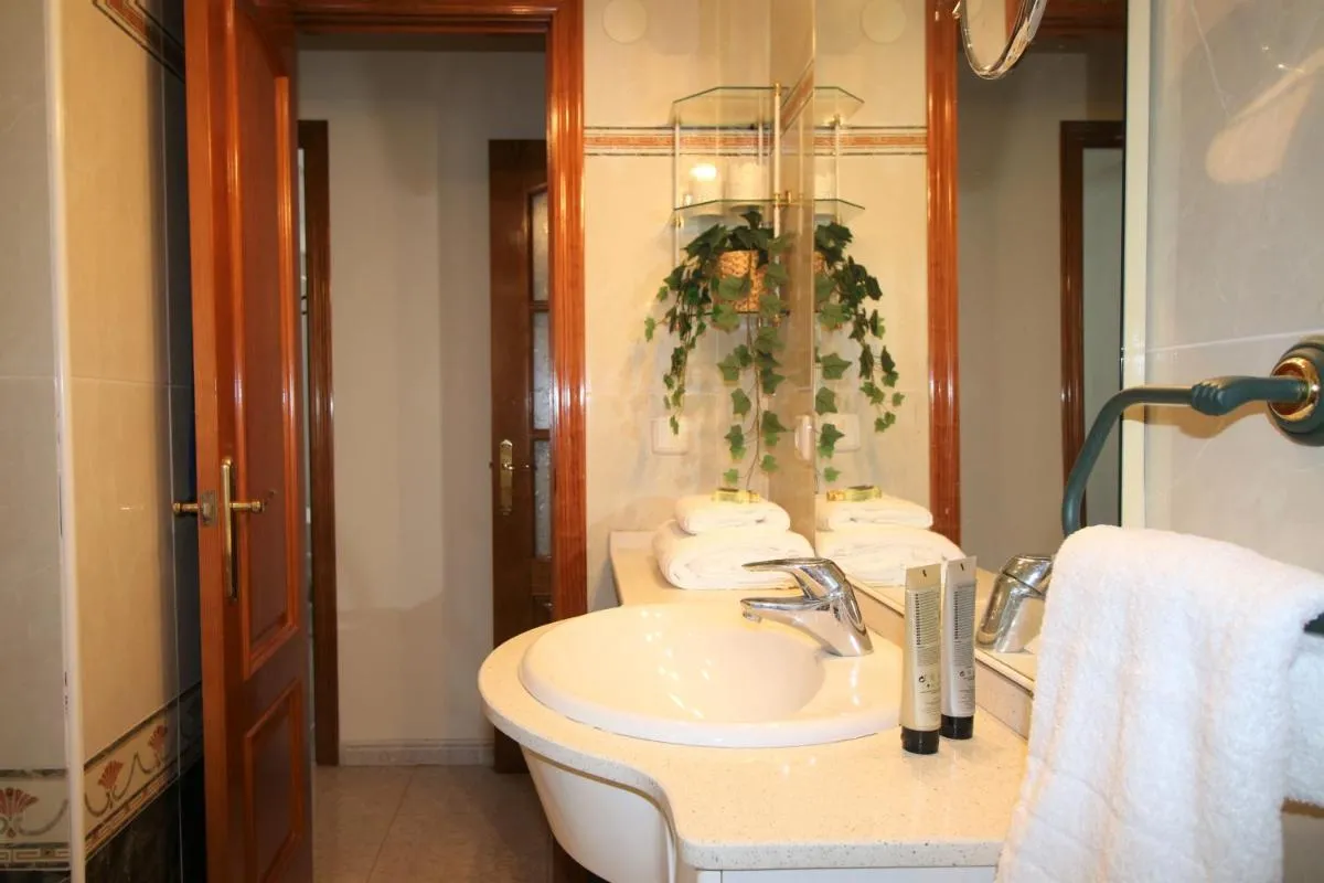 Image 2 of Apartamento en la Macarena con 3 habitaciones y perfecto para hasta 5 personas