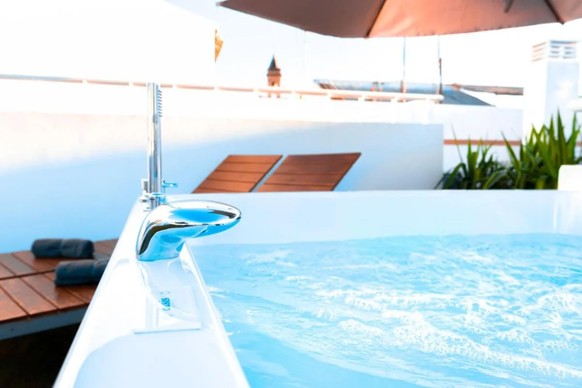 Image 3 of Ático Duplex Centro con Jacuzzi y Terraza Privada
