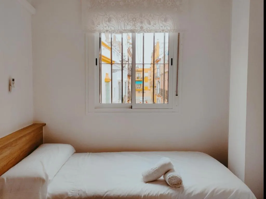 Image of CASA HINIESTA.Amplia y luminosa.Perfecta familias!