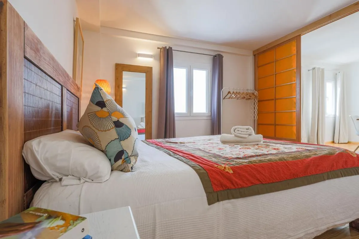 Image 1 of COZY 1BR APT RECENTLY RENOVATED IN CITY CENTRE