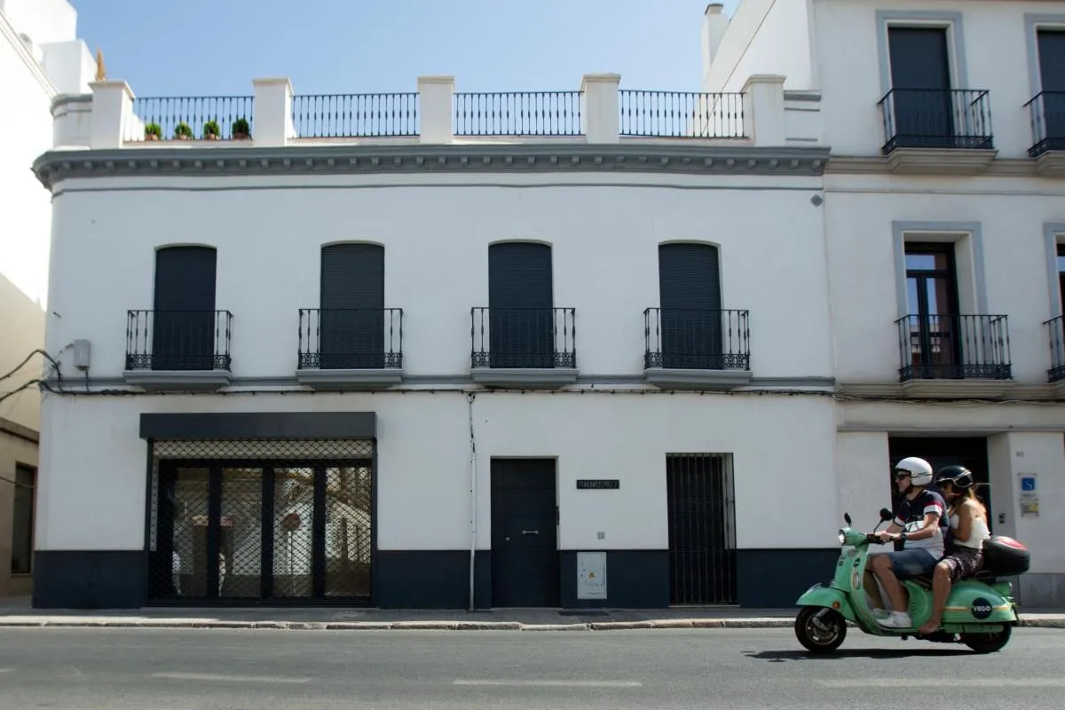 Image 1 of Casas de Sevilla – Apartamento A Pie de Muralla – Centro Histórico
