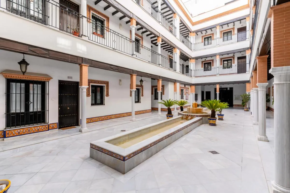 Image 5 of Center of Seville! Luxury apartment in Sevillian Manor House!