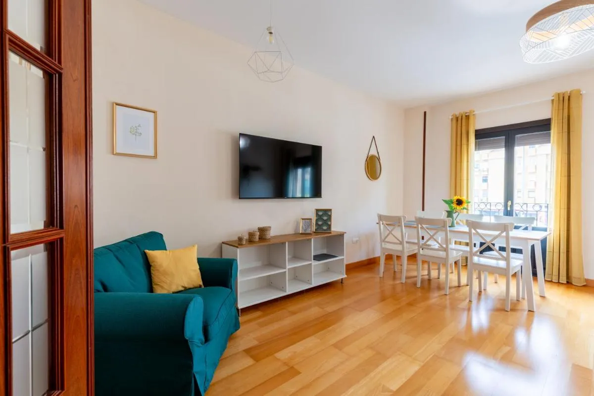 Image 4 of Center of Seville! Luxury apartment in Sevillian Manor House!