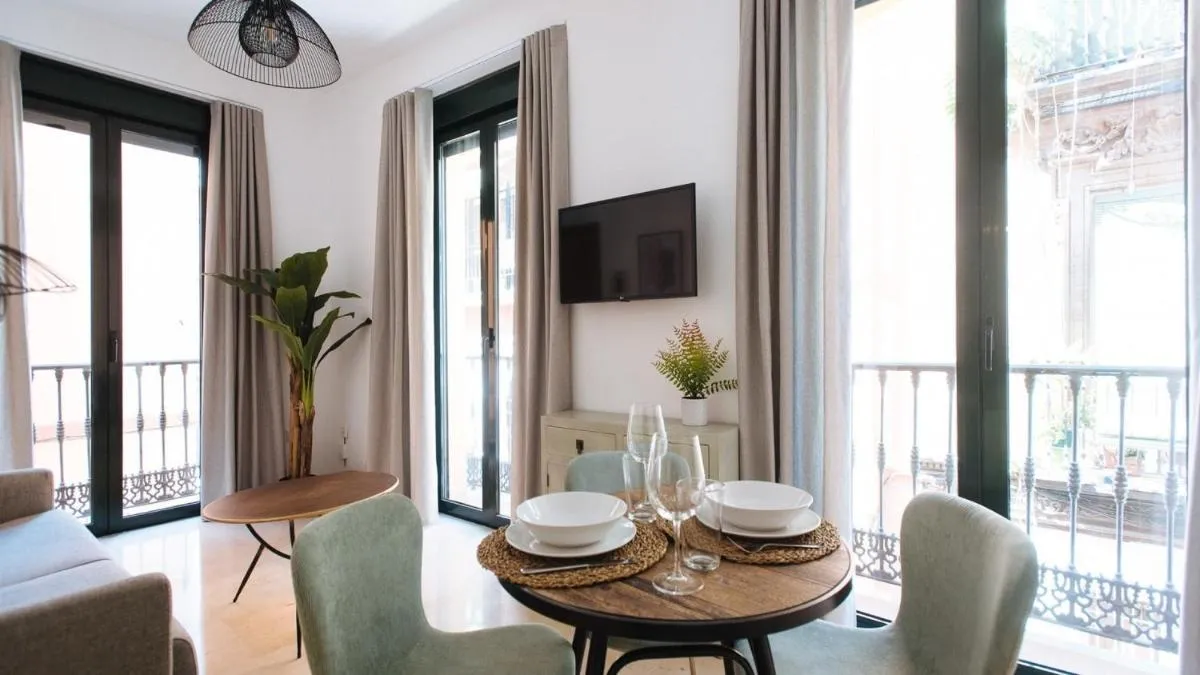 Image 2 of Chiqui and Vicente Suite Apartments