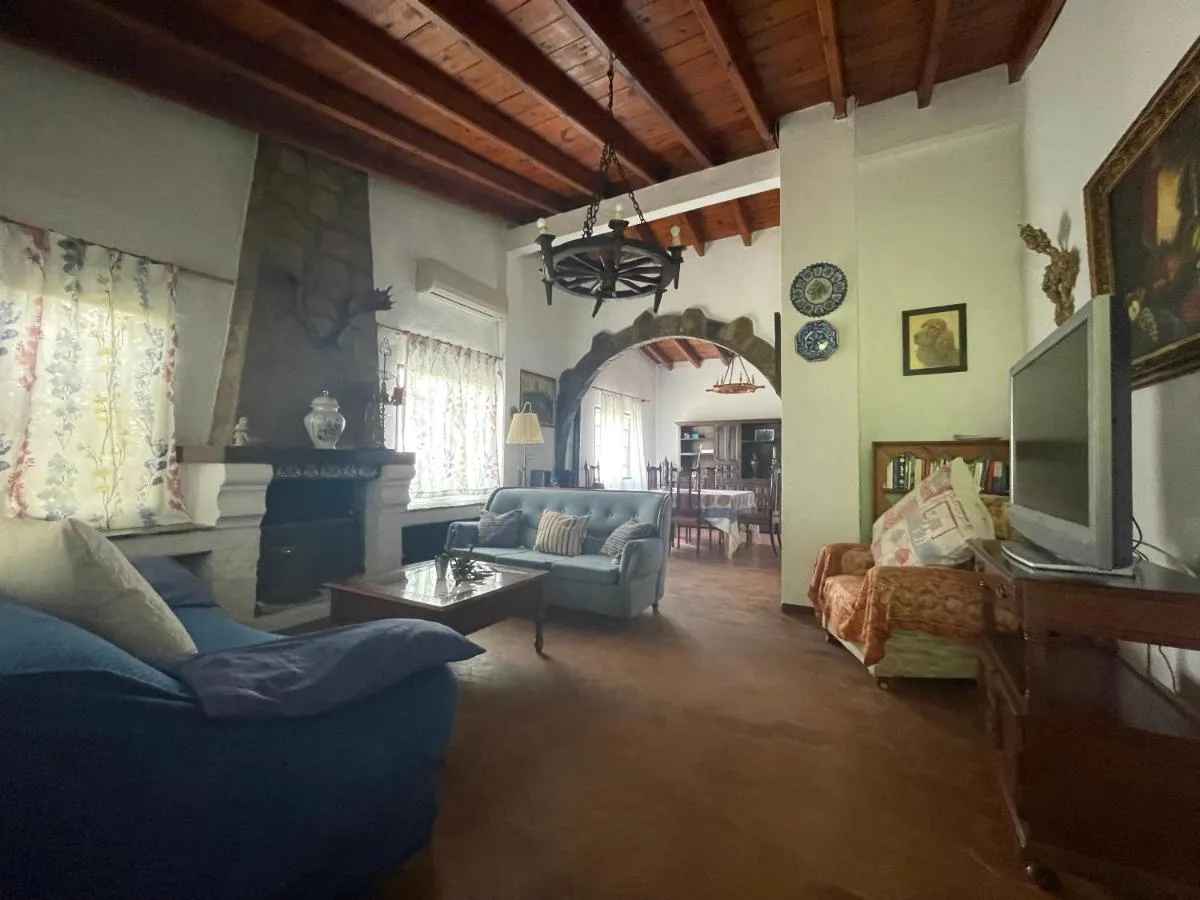 Image 2 of El Brinco