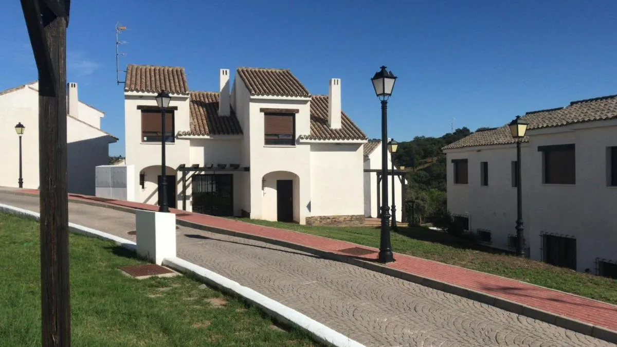 Image 6 of El Olmo
