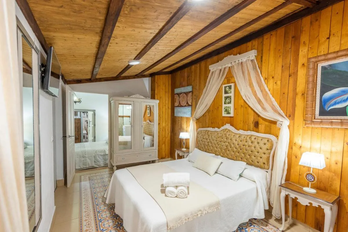 Image 6 of Elegant Villa in Penaflor with Private Pool