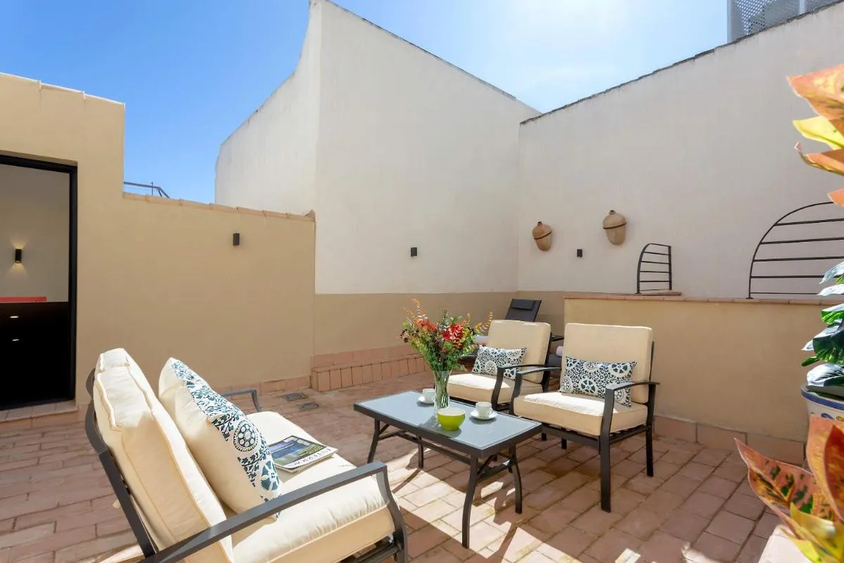 Image 5 of Genteel Home Rodrigo Caro