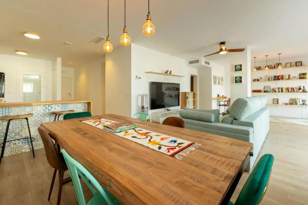 Image 5 of Gines Suite by Valcambre