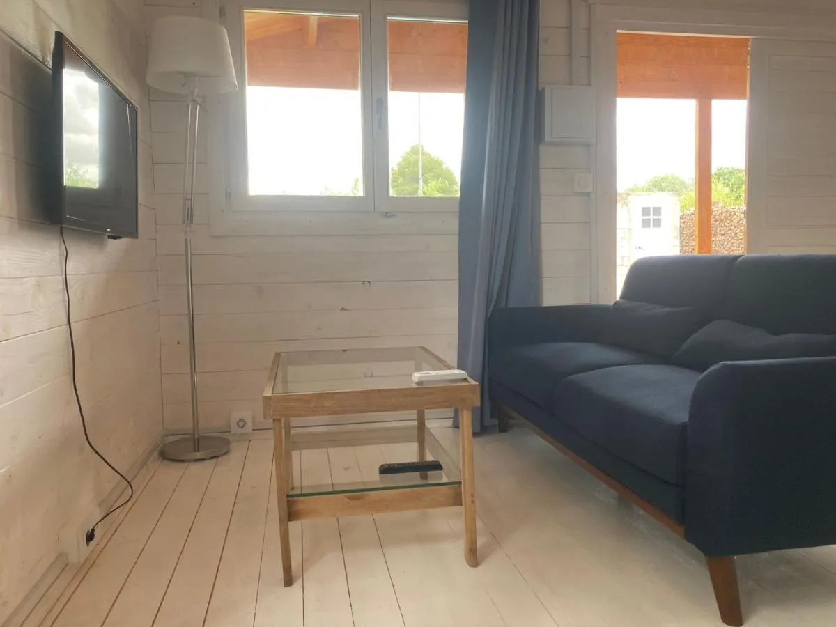 Image 2 of Hermoso Bungalow de madera