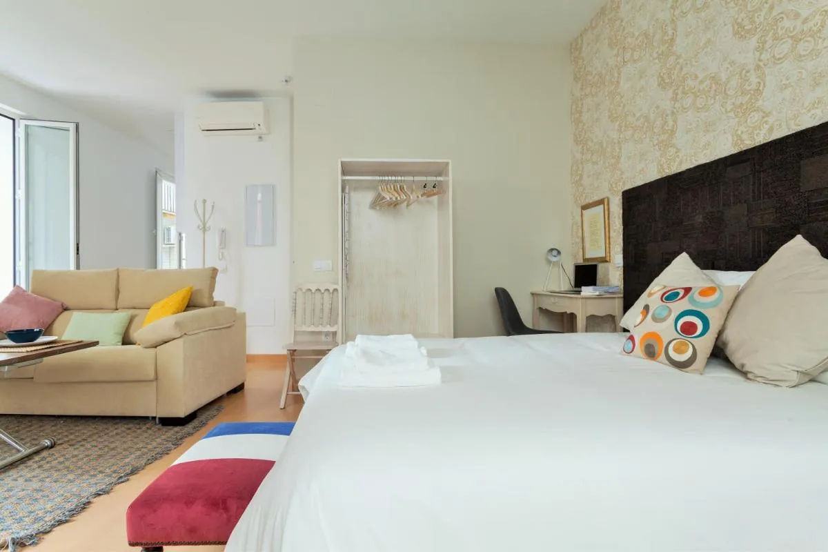 Image 6 of Hostly Acetres 1A loft in city center, comunal terrace, fibre,parking optional