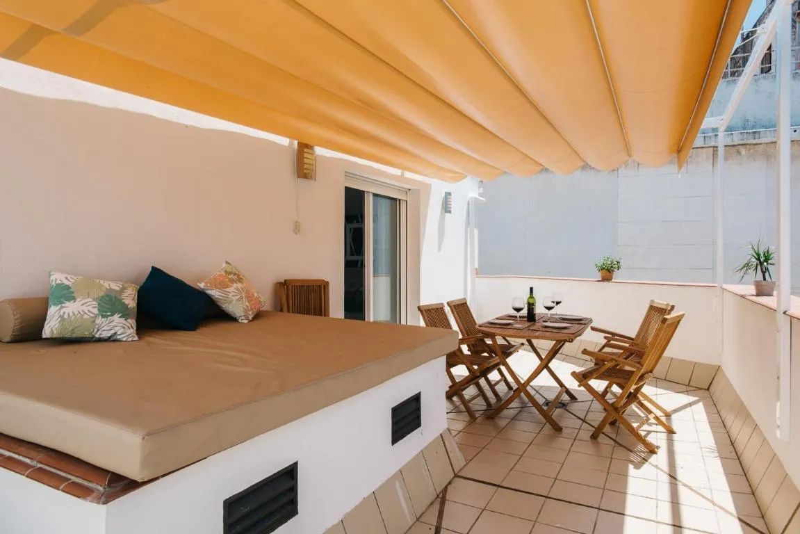 Image of Hostly Acetres 2A-Penthouse in City Center-Fibre-Parking Opt