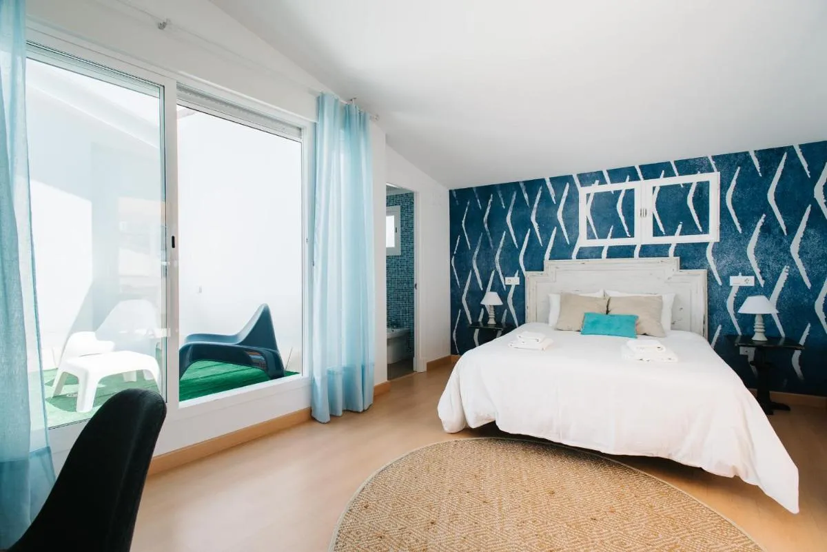 Image 1 of Hostly Acetres 2A-Penthouse in City Center-Fibre-Parking Opt