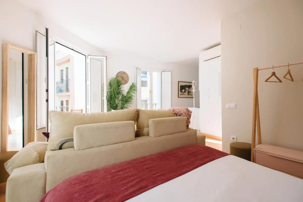 Image 6 of Hostly Acetres 2A-Penthouse in City Center-Fibre-Parking Opt