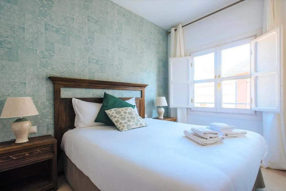 Image 1 of Hostly Orfila 3A-3B exclusive Penthouse-Center-Fibre-Parking Optional