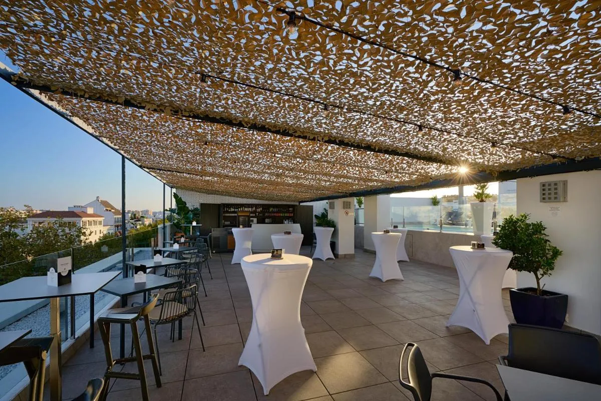 Image 2 of Hotel Bécquer