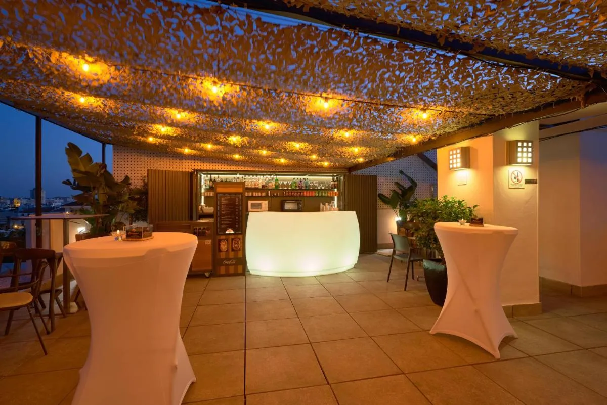 Image 4 of Hotel Bécquer