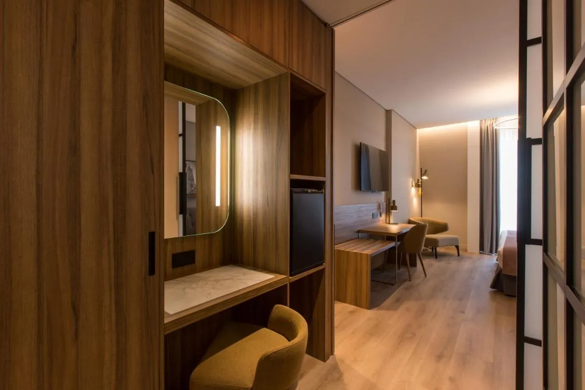 Image 2 of Hotel Giralda Center