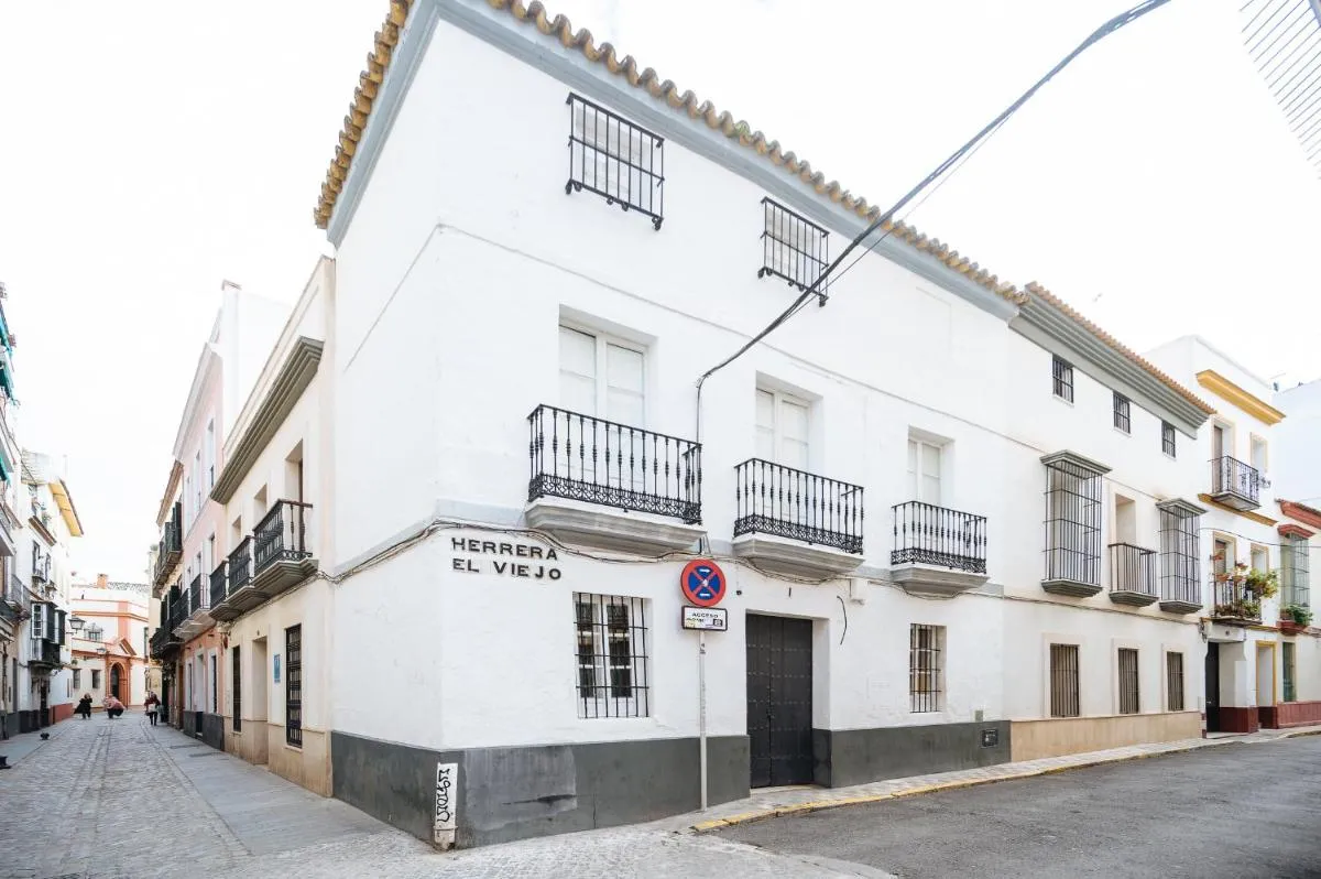 Image 3 of Independent Beautiful House Seville City center with Private Parking