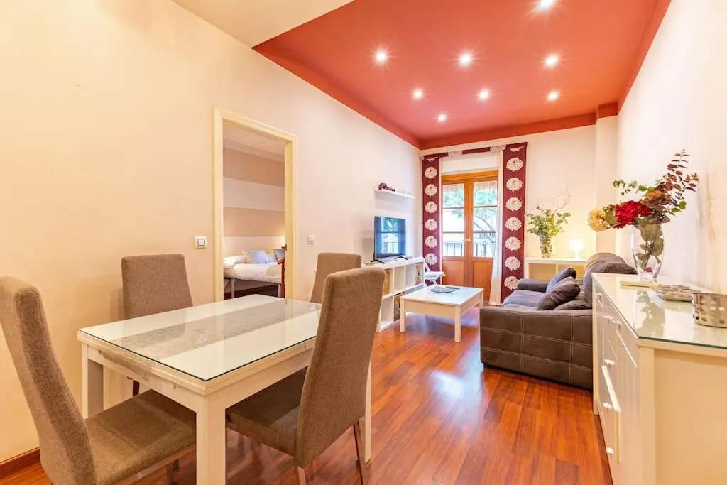 Image of Justino Triana Suite By Valcambre