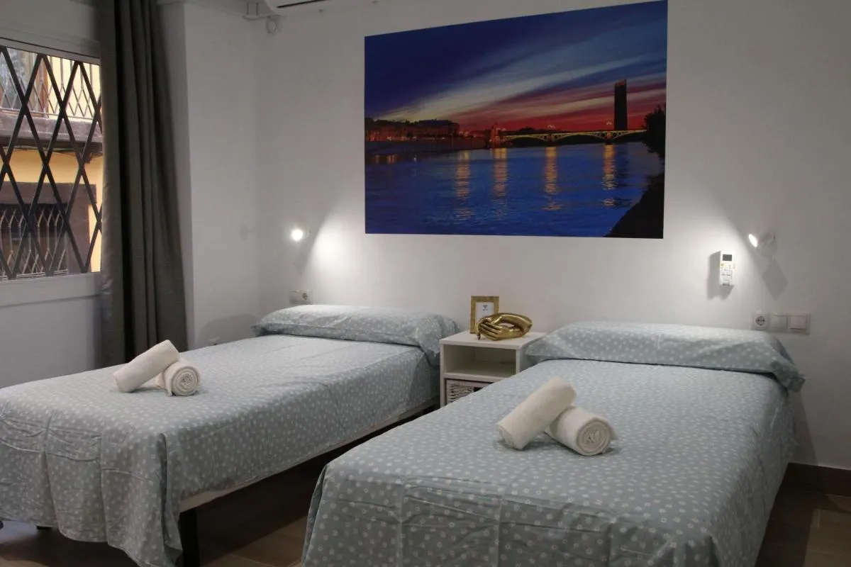 Image 1 of LUISAHOUSE, en el corazón de Sevilla y Triana
