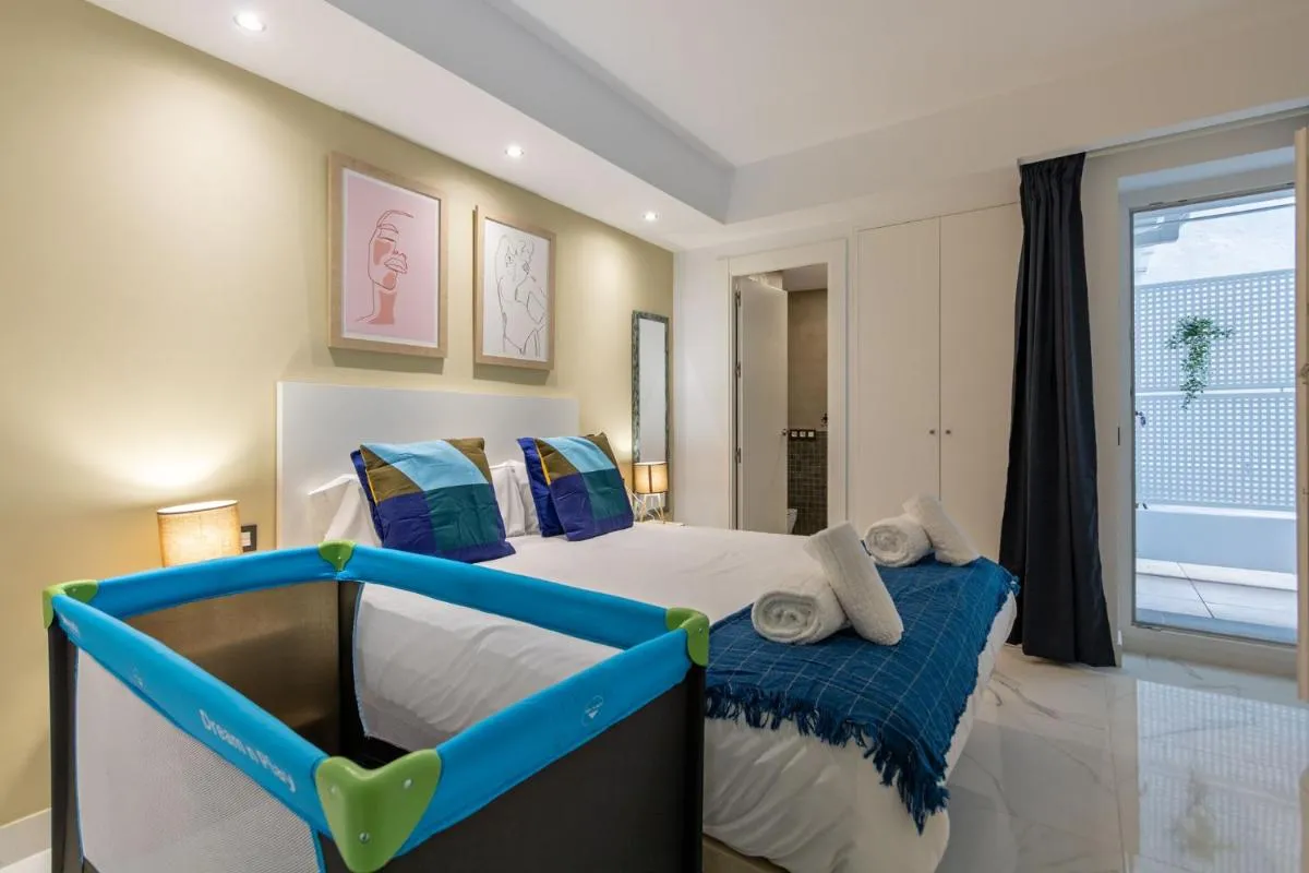 Image 6 of Lujan Deluxe Suites by Valcambre