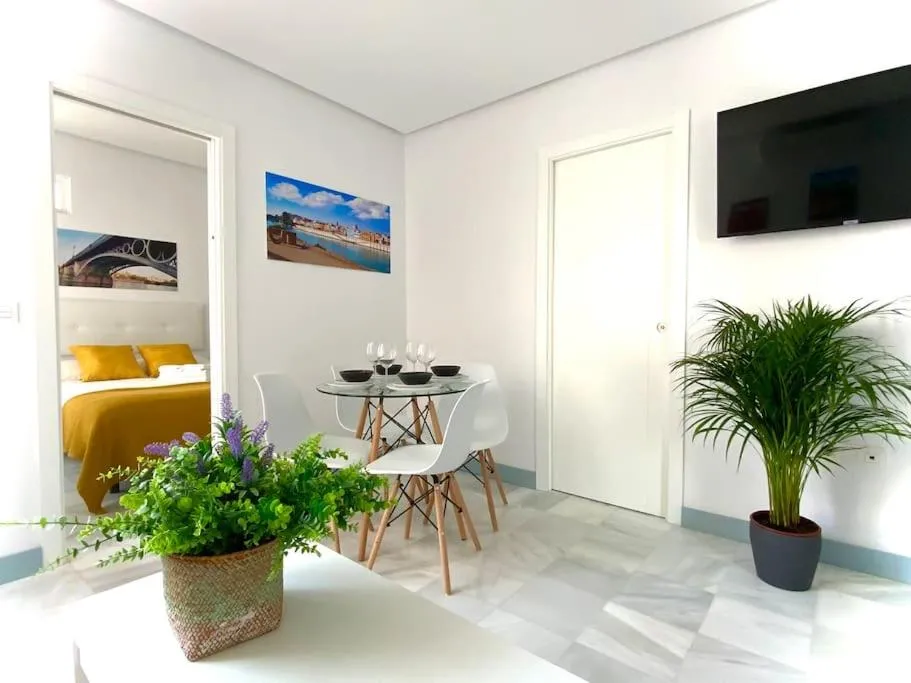 Image of My home in Triana, luminoso y acogedor apartamento