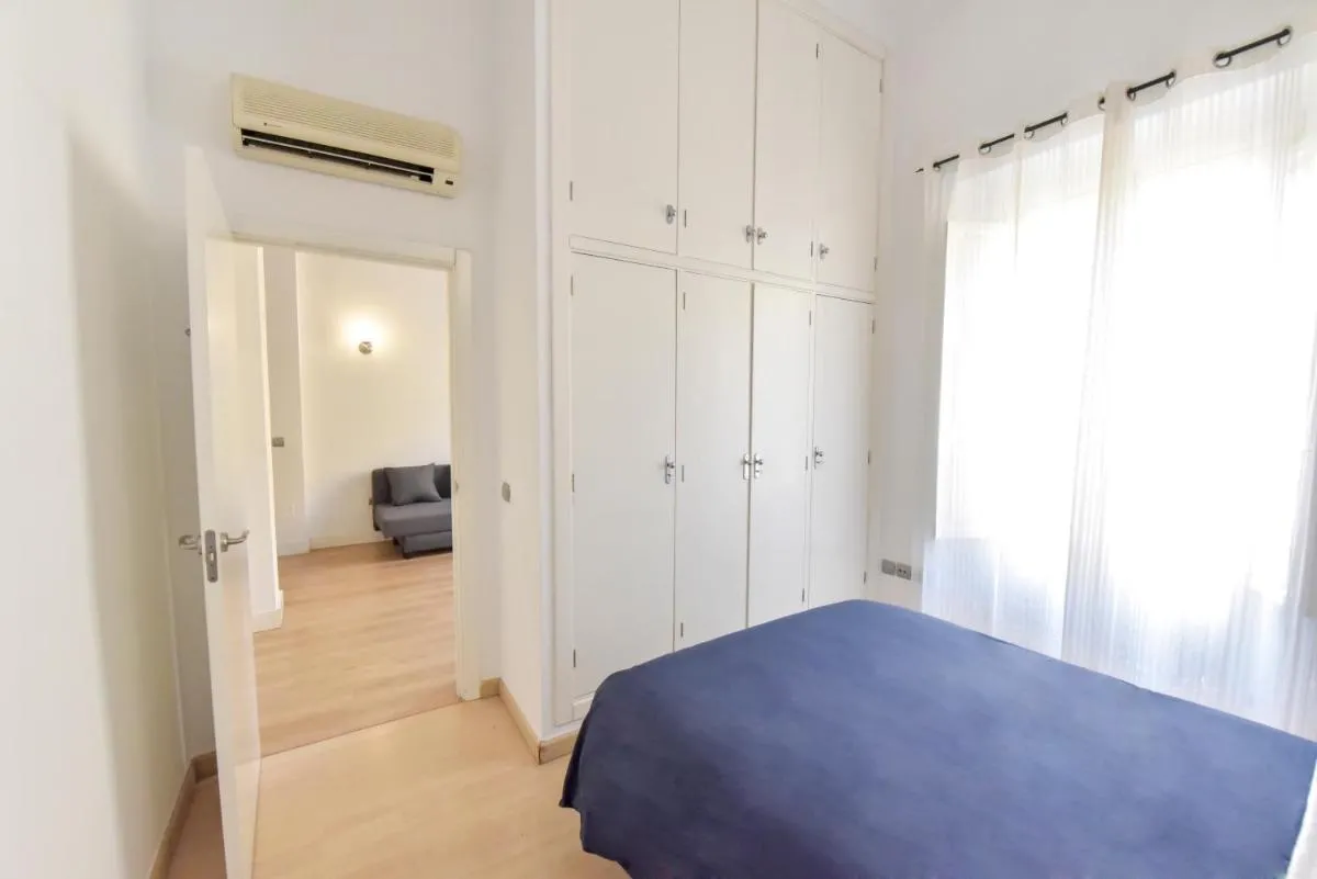Image 5 of New! Bohemian center apartment
