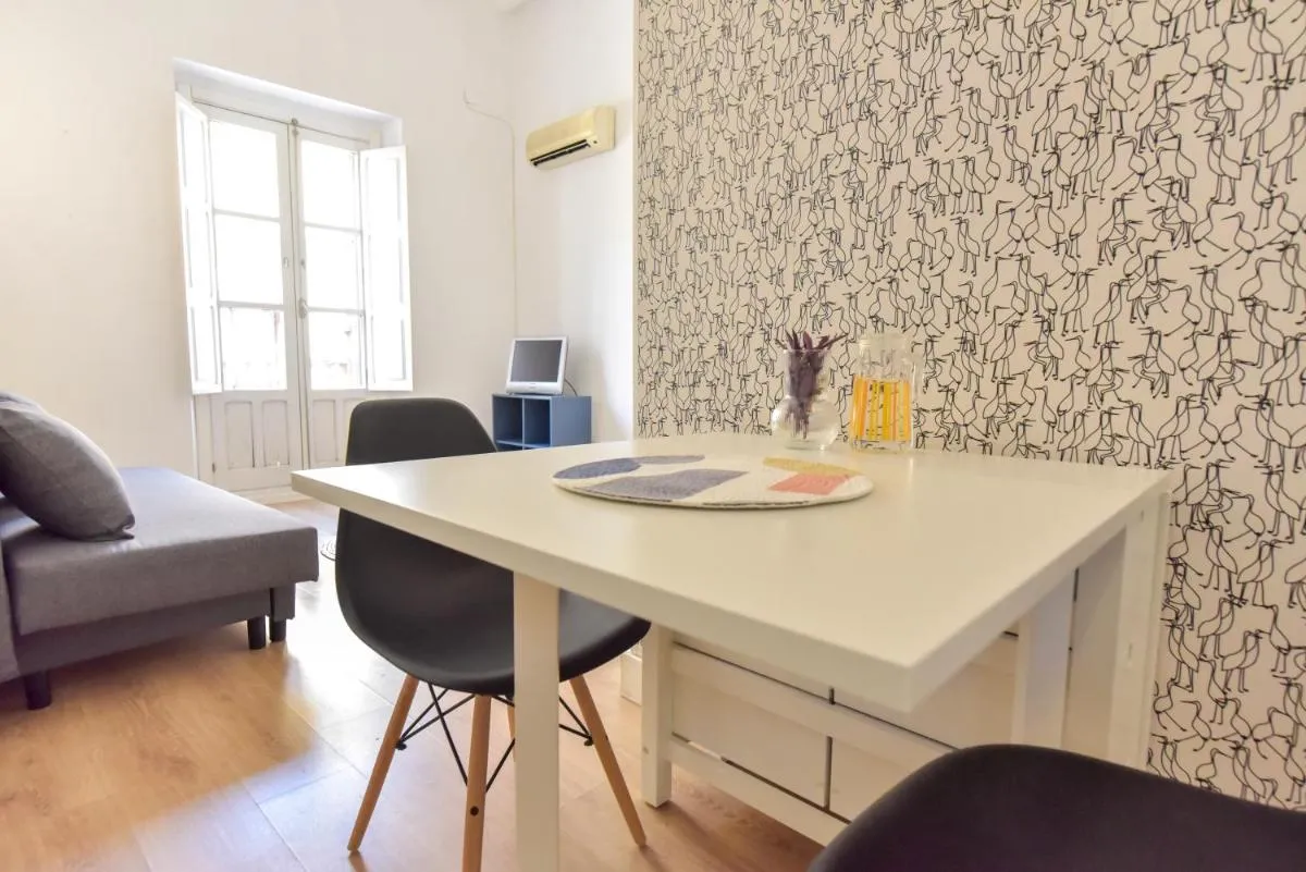 Image 3 of New! Bohemian center apartment