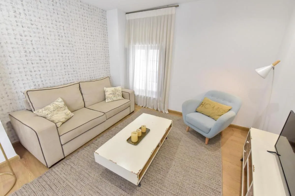 Image 4 of New! Retro Apartment in central neighbourhood