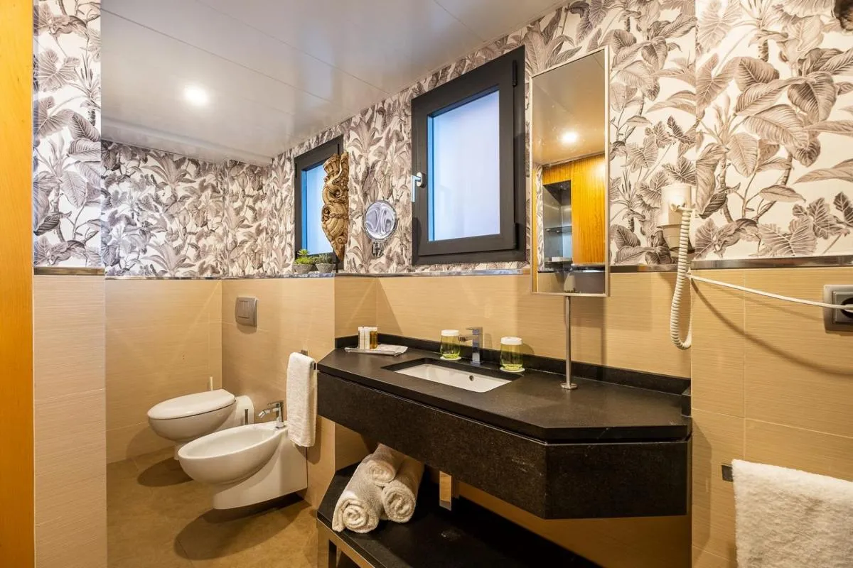 Image 2 of ON Suites Sevilla Apartments designed for adults