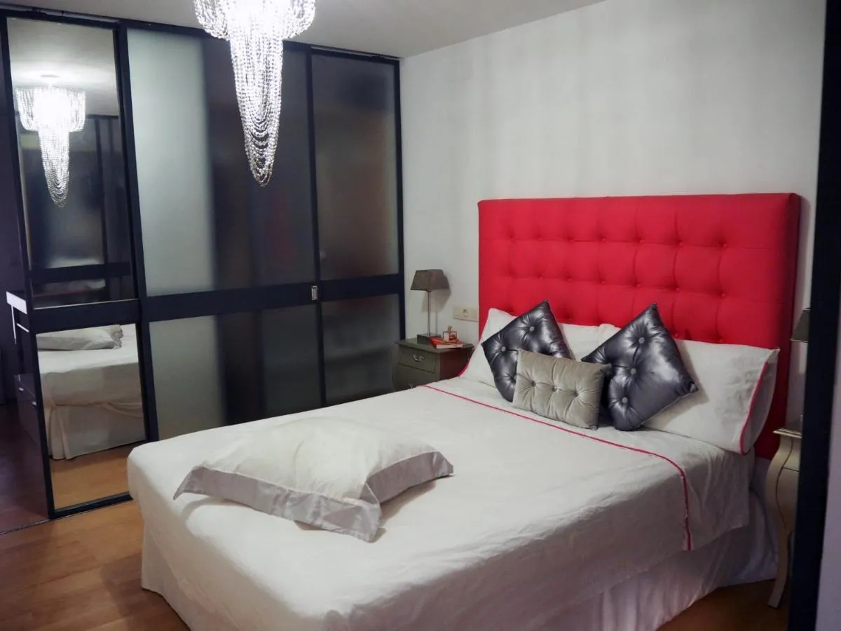 Image 6 of Precioso Duplex Reina Mercedes 5 minutos Hospital