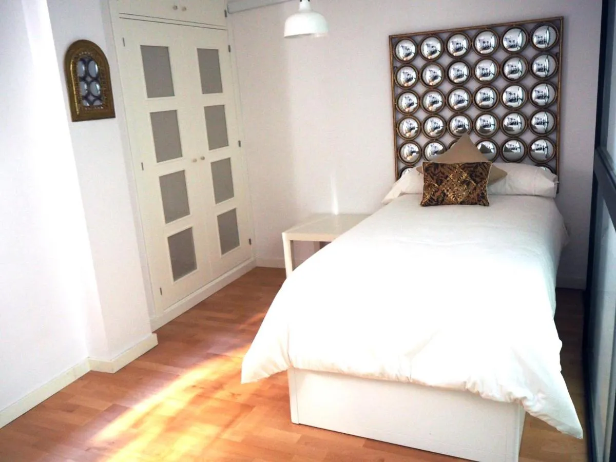 Image 1 of Precioso Duplex Reina Mercedes 5 minutos Hospital