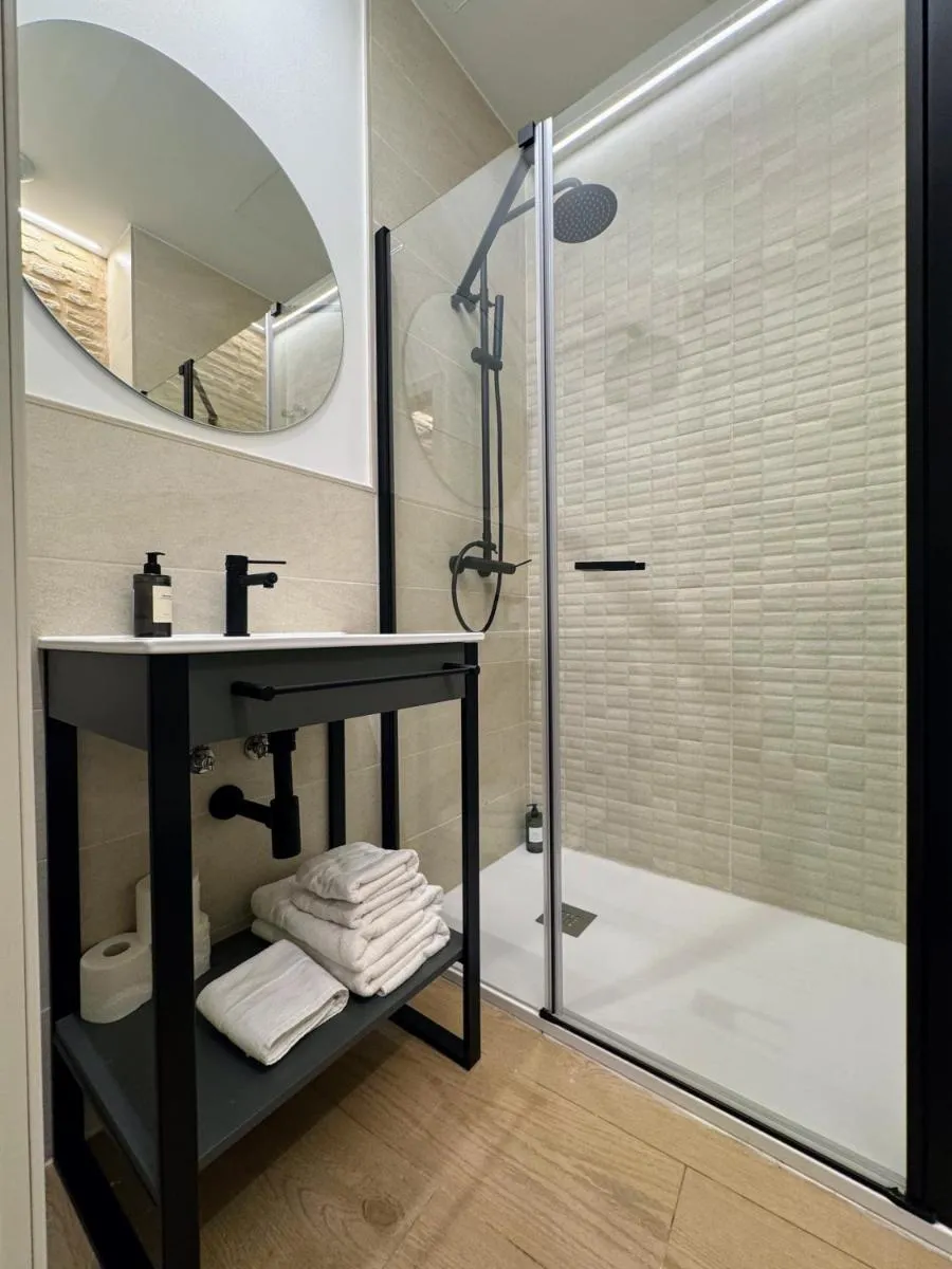 Image 3 of Redes Royale Apartments by Misterhost