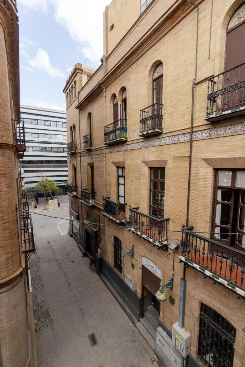 Image 5 of RentalSevilla a un minuto de la Campana
