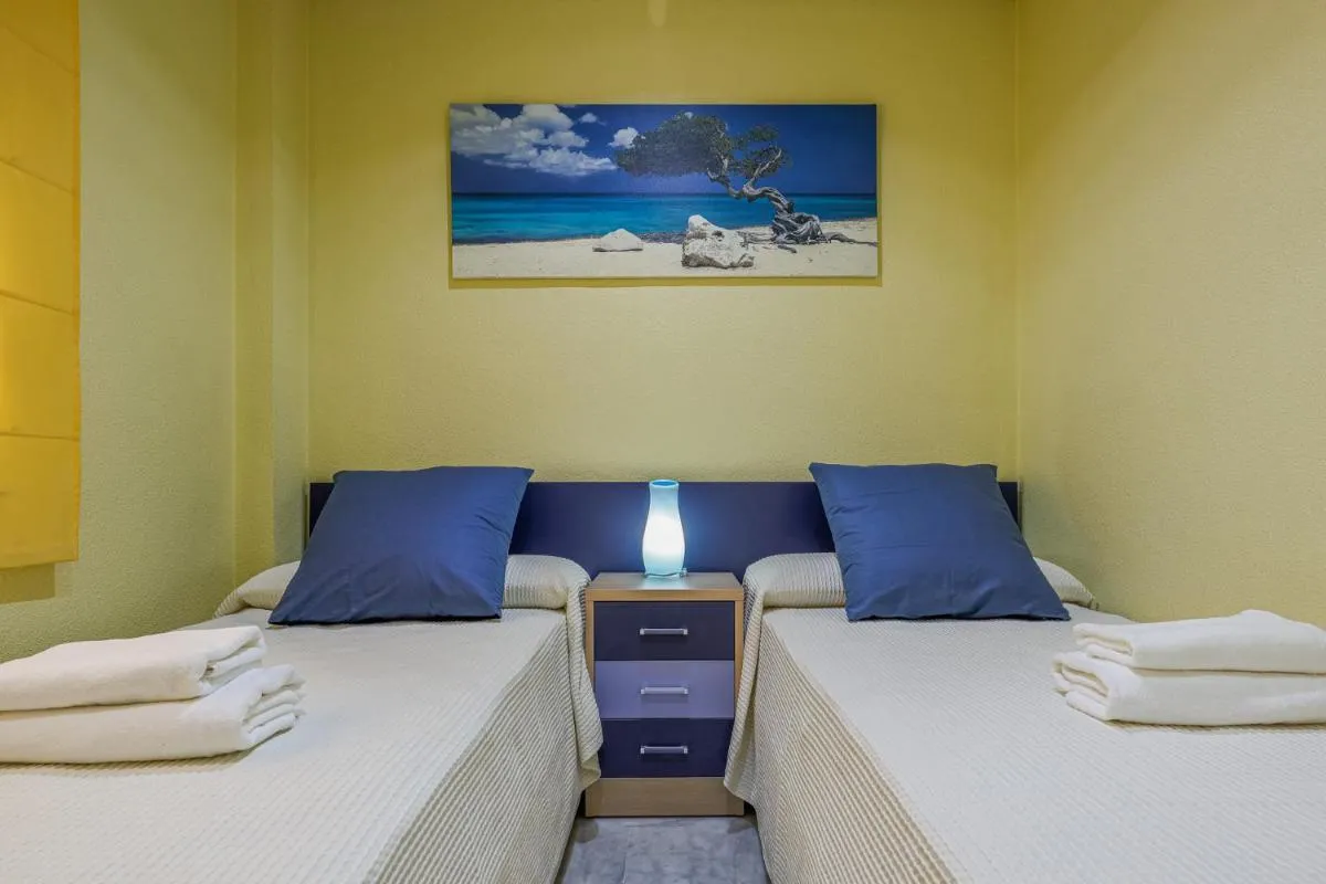 Image 1 of Sensacional Apt 2 Hab 2 baños 4 pax Aljarafe Metro