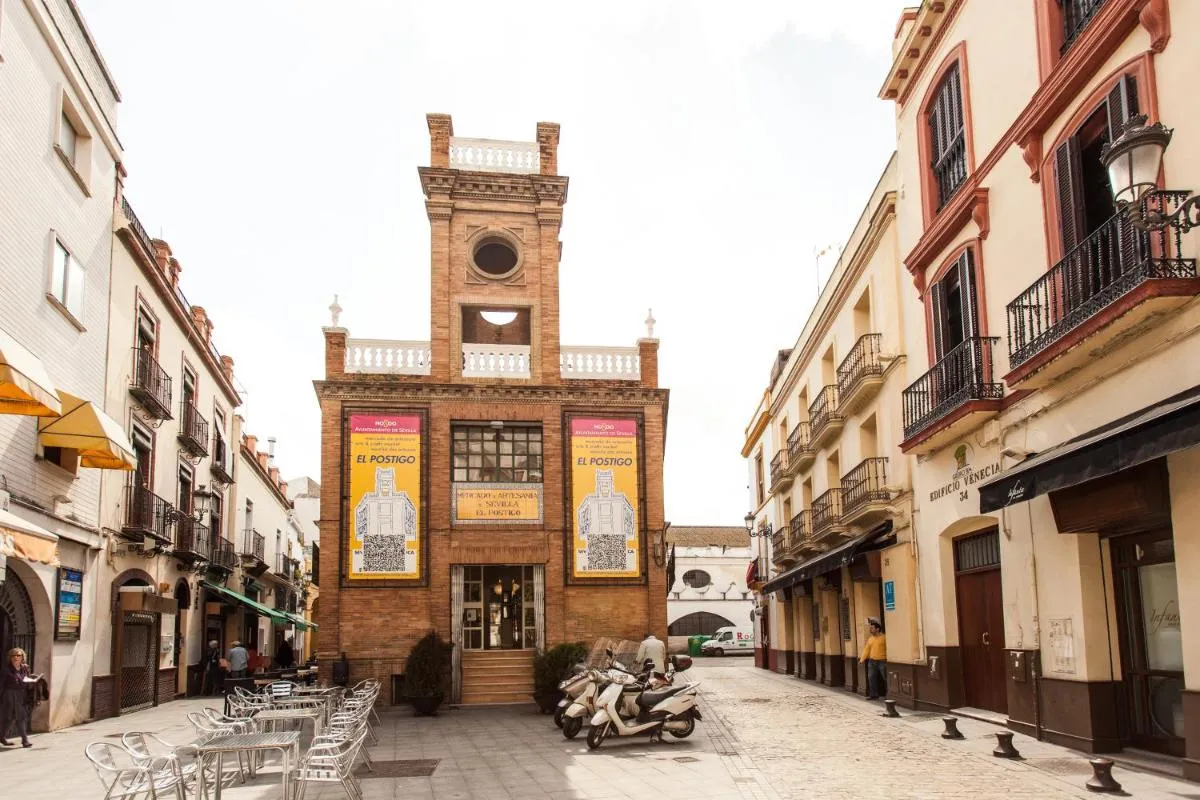 Image 1 of Street Cathedral Sevilla