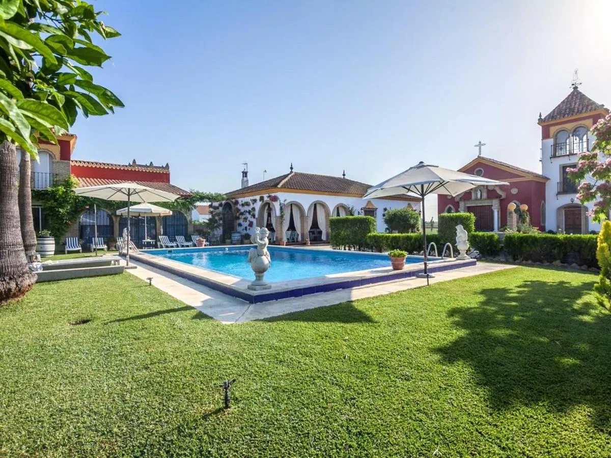 Image 3 of Sunny Villa near Los Palacios y Villafranca with Private Pool