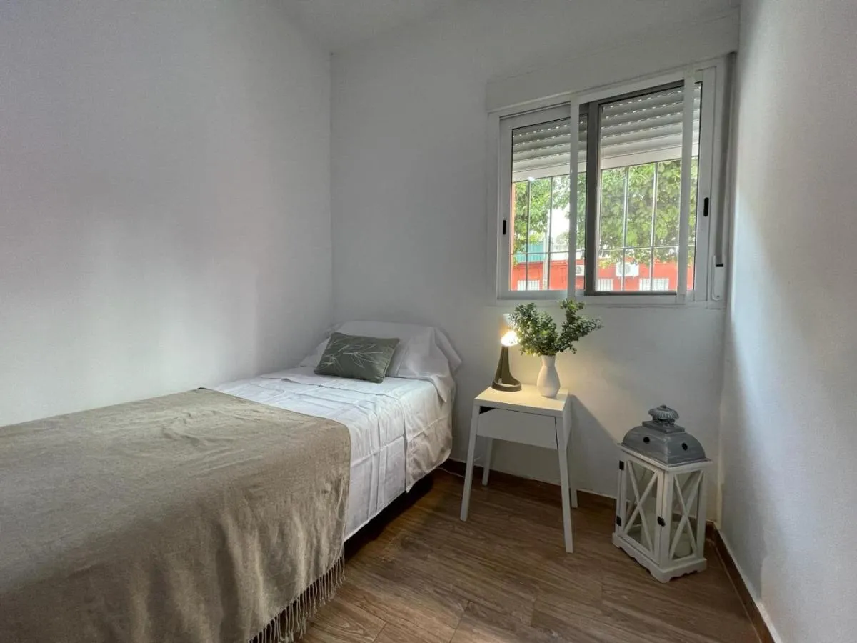 Image 1 of Triana Roomable