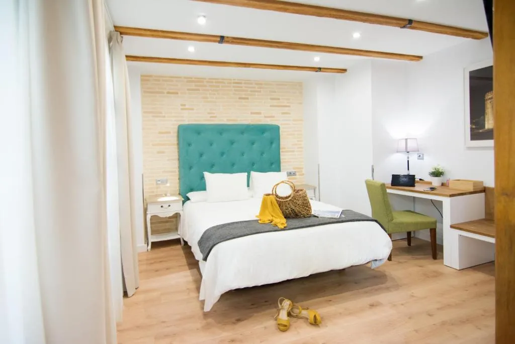 Image of Acetres 5 Boutique