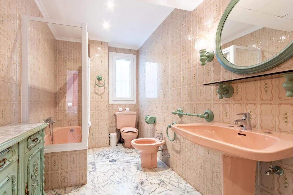 Image 2 of Alfalfa Deluxe Suite by Valcambre