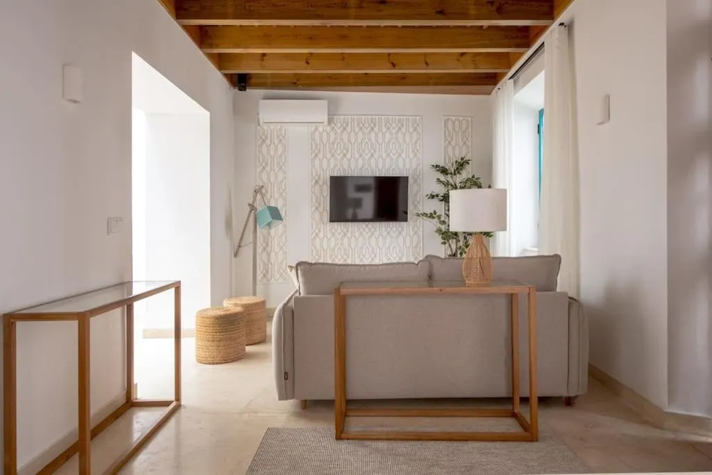 Image 4 of Alhondiga City Center Private House by Valcambre