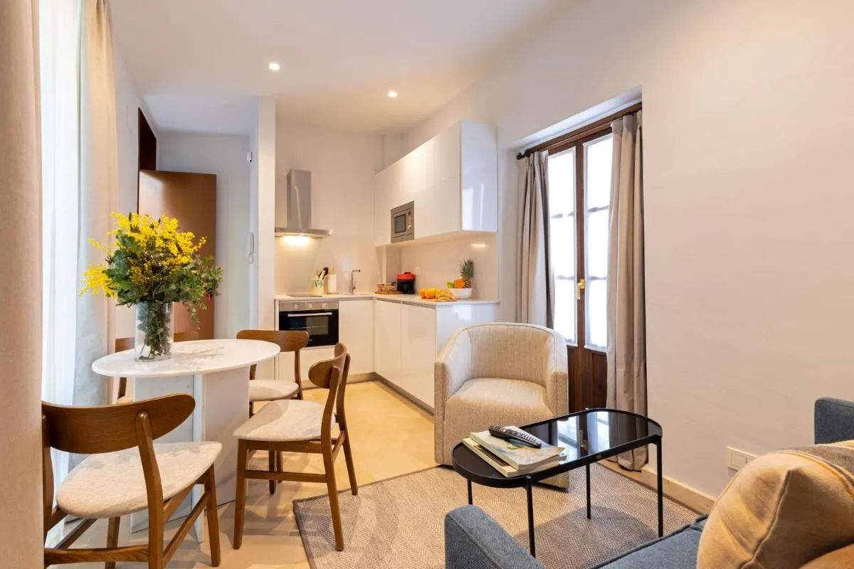 Image 4 of Angeles 6- Giralda Luxury by Valcambre