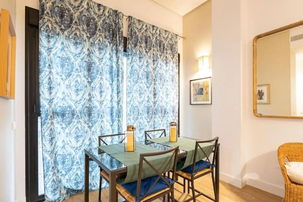 Image 3 of Angeles Deluxe Suite by Valcambre